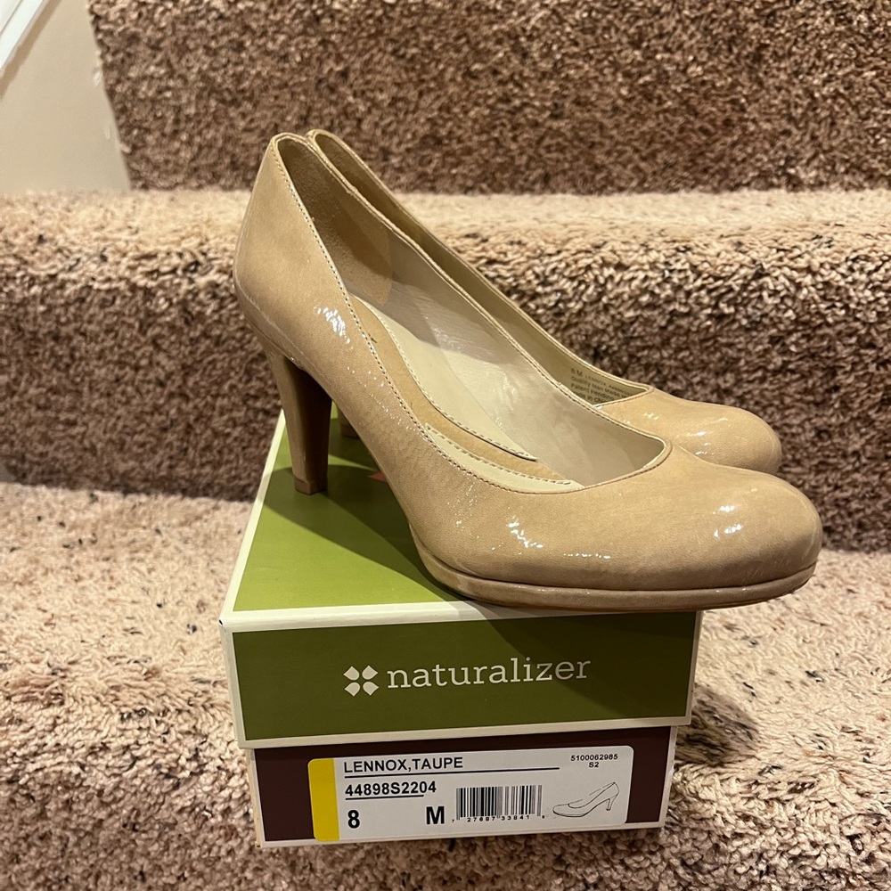 Naturalizer Lennox Taupe Pumps